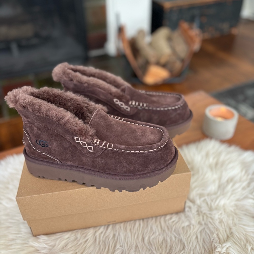 UGG Women's Brown Suede Shearling Moccasin Booties - NWOT